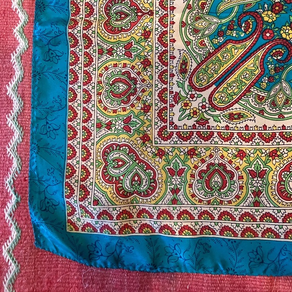 Homagerie - Silk Scarf - Made in India - Picture 2 of 4